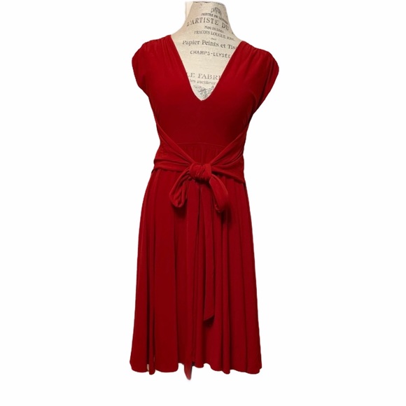 Dresses & Skirts - Red convertible dress